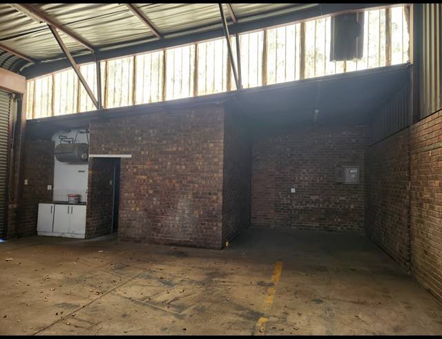 172M² WAREHOUSE TO LET IN WADEVILLE